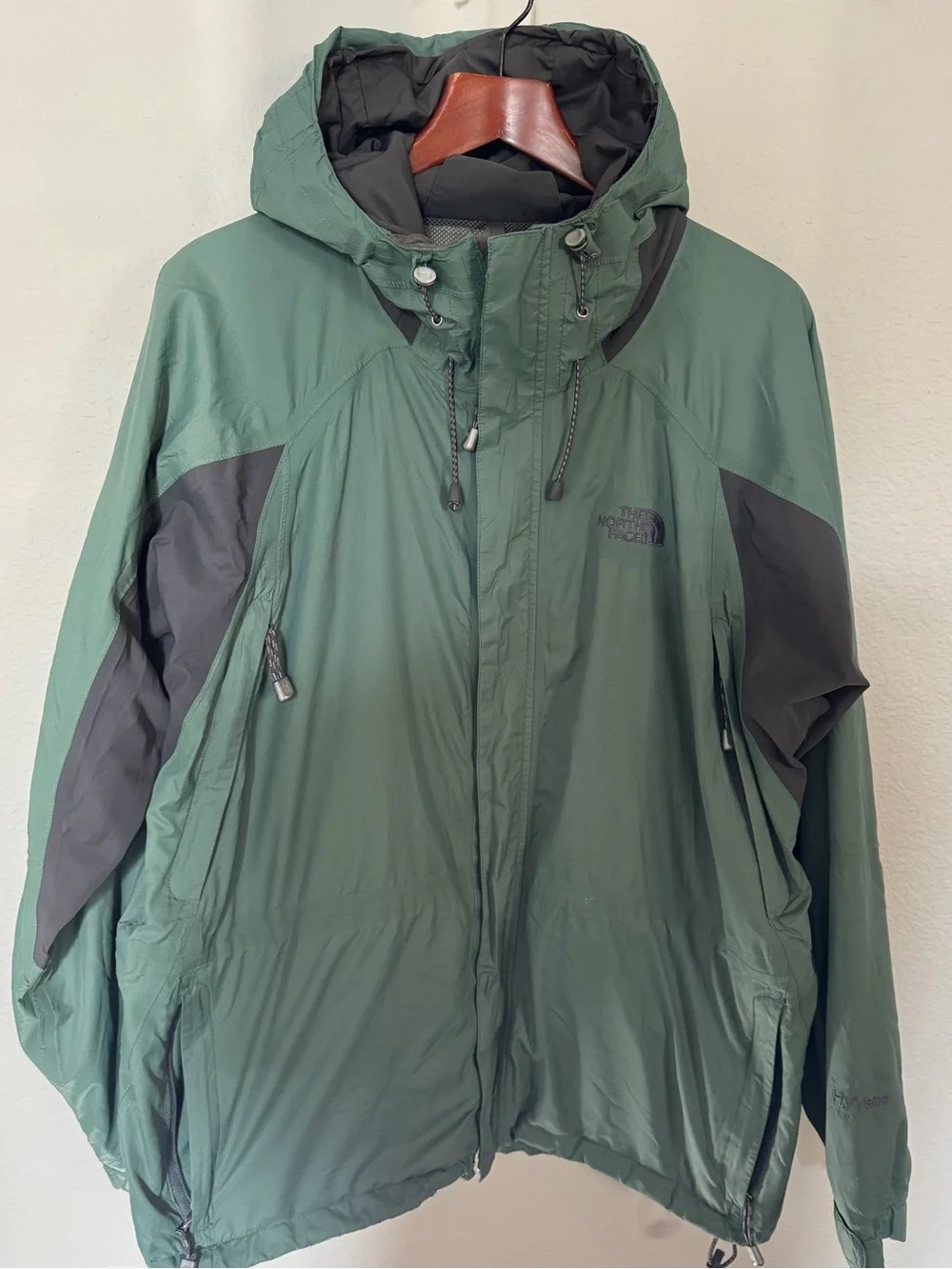 The North Face Men's Hyvent Green Hooded Rain Jacket XL
